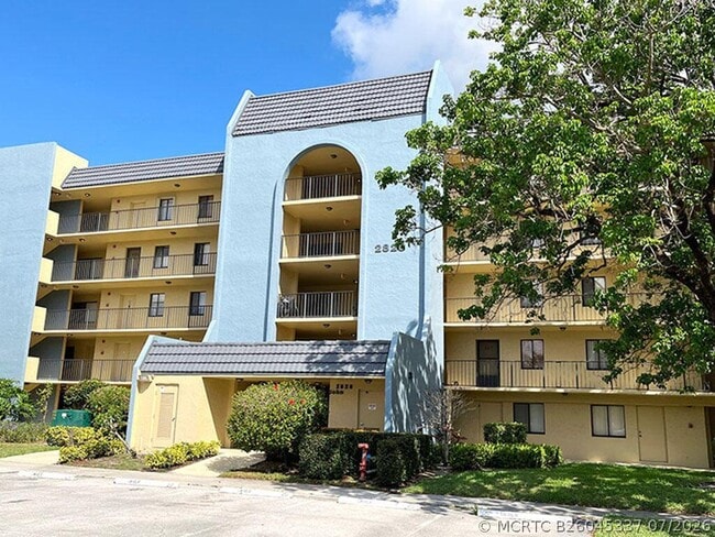 Photo - 2828 Tennis Club Dr Unit 207