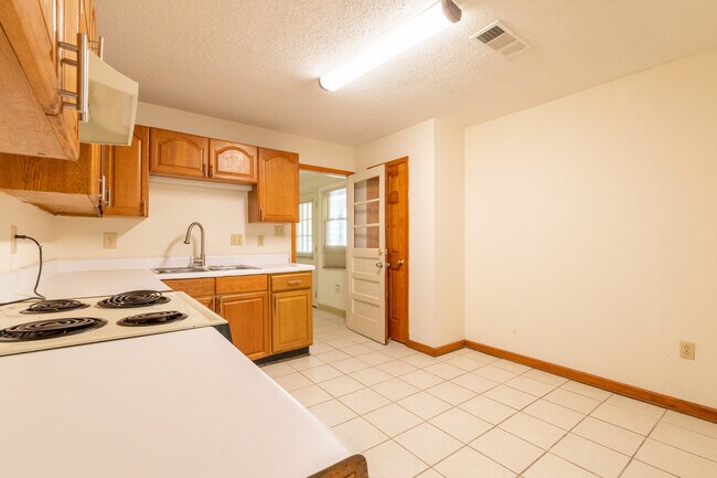 Photo - 644 Craft Rd