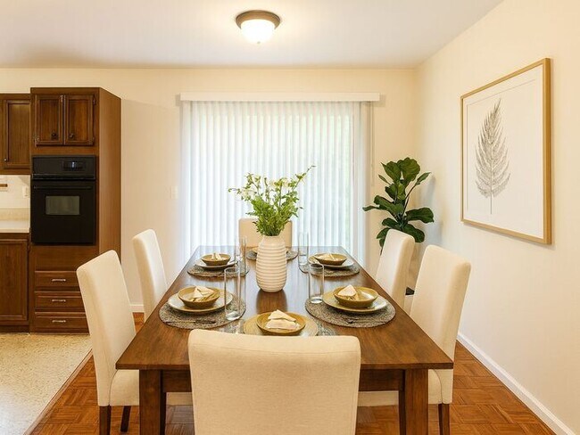 Photo - Beautiful 3BR 1BA Home w/ 2-Car Garage in Kansas City