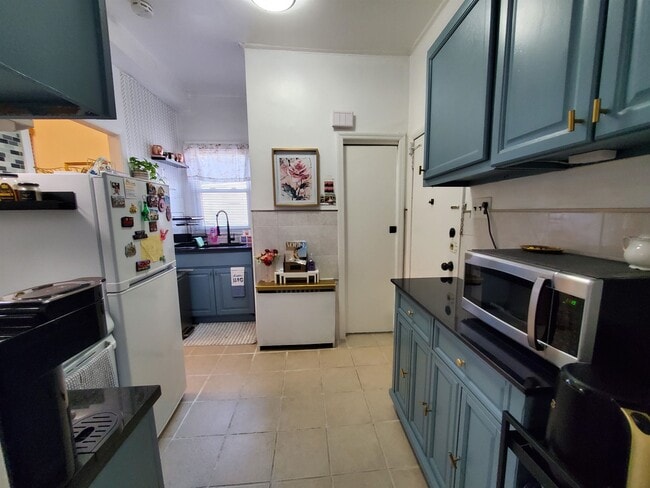 Photo - 95 Mallory Ave