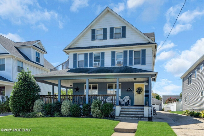 Photo - 207 9th Ave