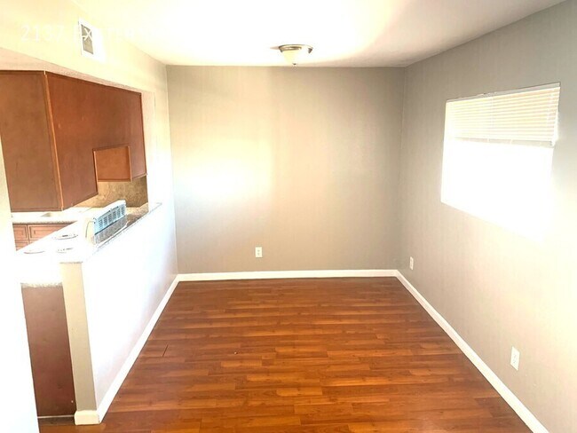 Photo - 2137 Exeter Dr Unidad 4