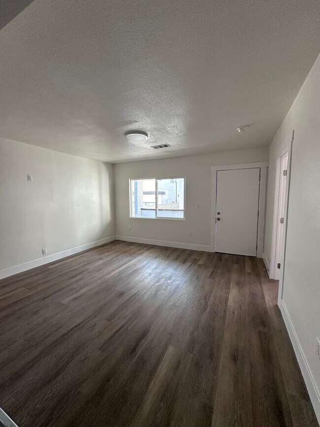 1236 N Mariposa Ave Unit 1236 N Mariposa Avenue