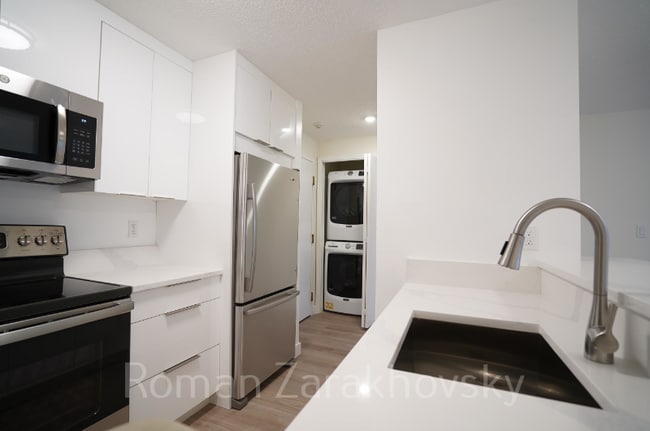 Photo - 25 Webster Ave Unidad 306