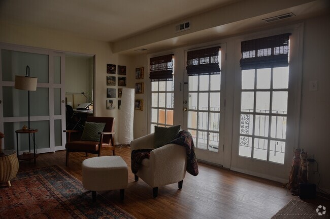 Building Photo - 12715 Gordon Blvd Unit Occoquan River View Condo