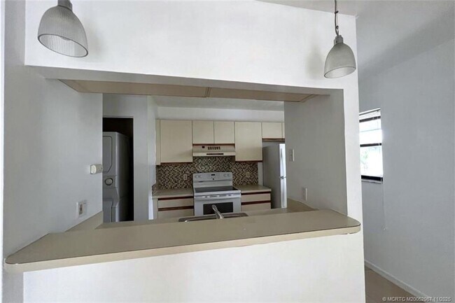 Photo - 6543 SE Federal Hwy Unit 202