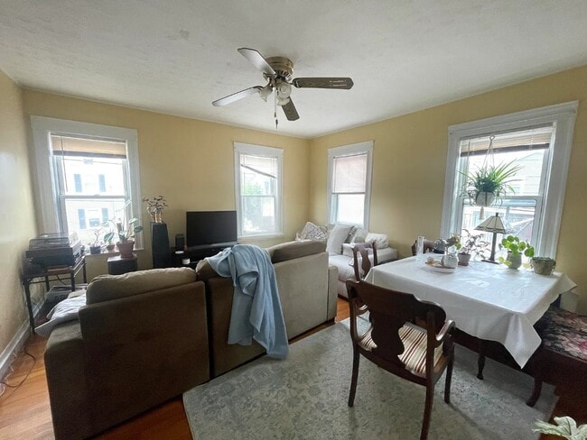 Photo - 123 Winthrop St