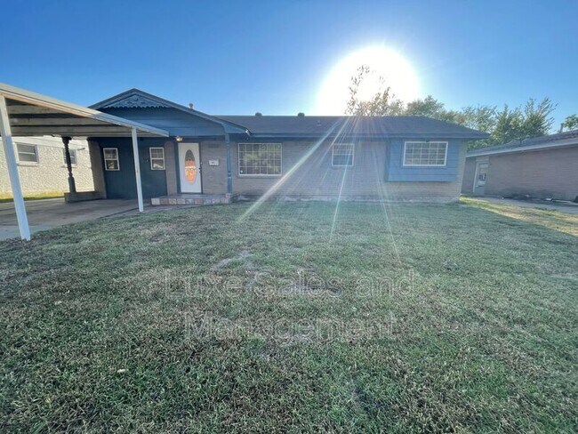 Photo - 1116 Harrington Dr