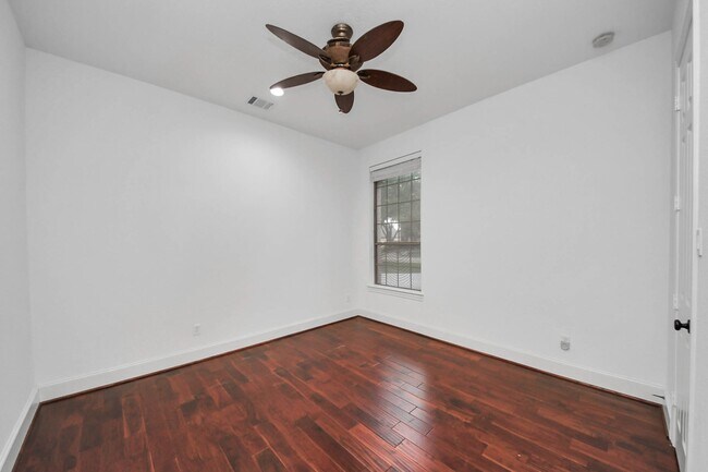 Photo - 1807 Ravenel Ln