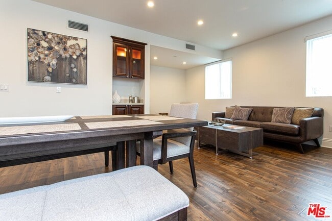 Photo - 907 S Shenandoah St Unit 302