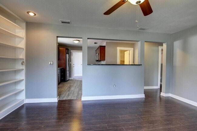 Photo - 1421 Rogers St