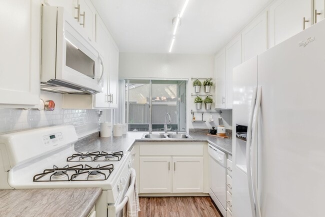 Torrey Pines Apartment Homes