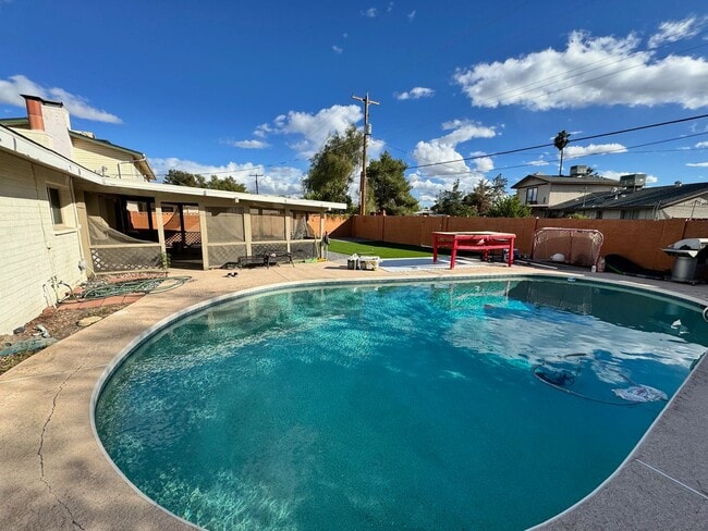Building Photo - 5-Bedroom Tempe Home with Private Pool & Turf Yard Near ASU