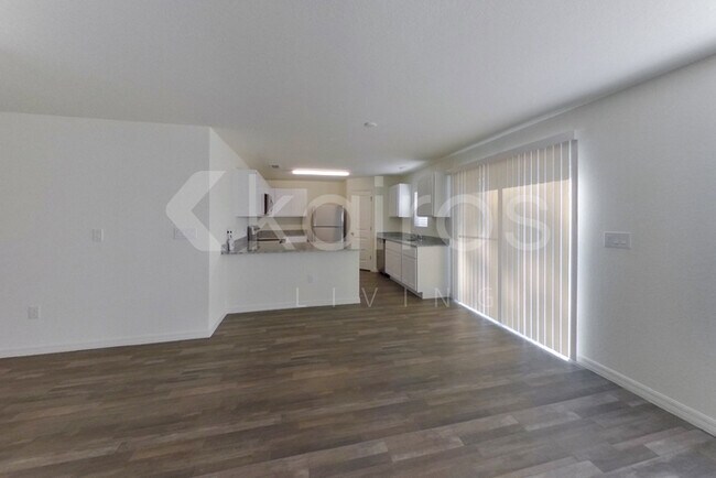 Photo - 1359 Heritage Ave