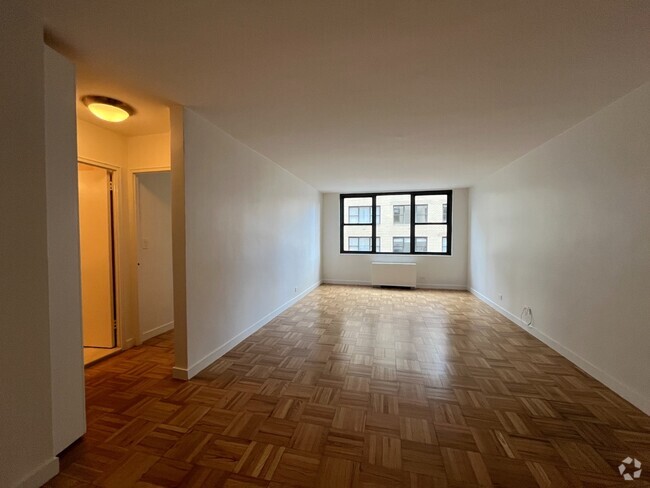 Building Photo - 333 E 49th St Unit 8H Rental