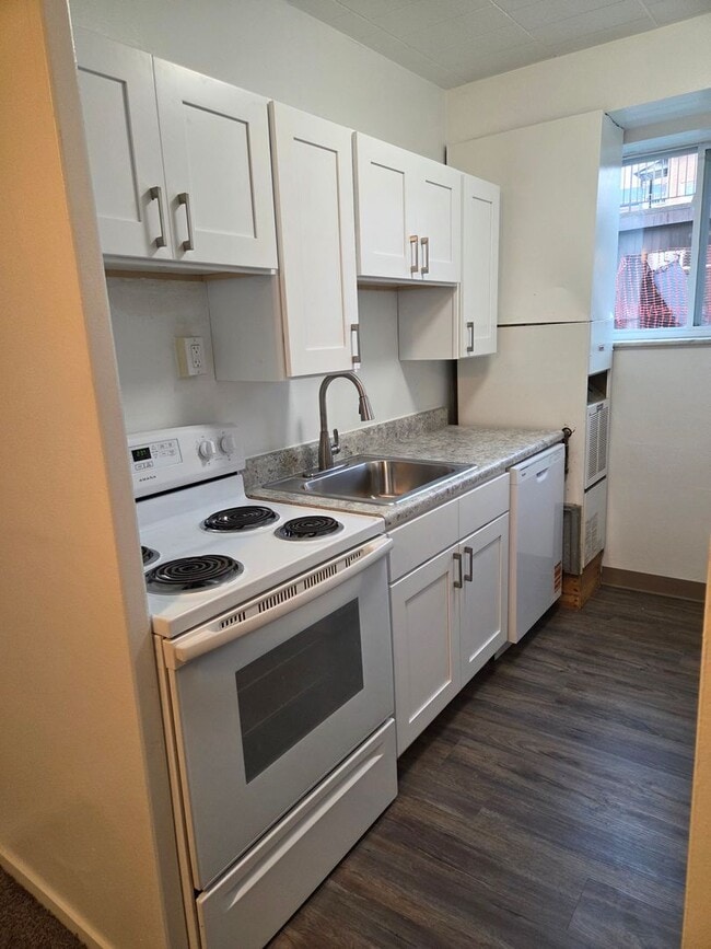 Carol Shamrock Apartments