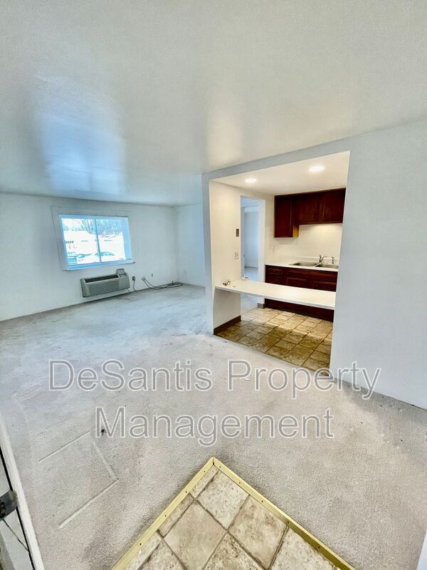 Photo - 628 Steele St Unit #6