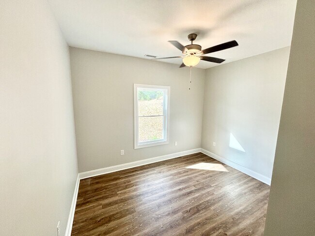 Photo - 411 Pleasant Hill Rd