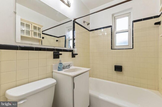 Photo - 2910 Peyton Randolph Dr Unit 169