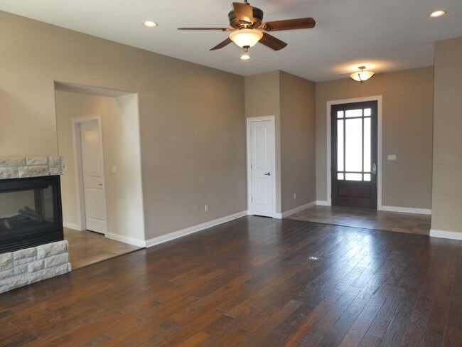 Photo - Beautiful Home in Thornbrook