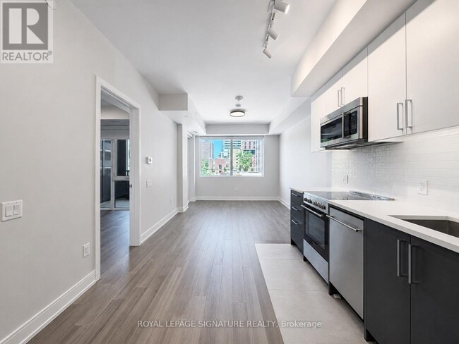Photo - 664 Spadina Ave. Unit 205