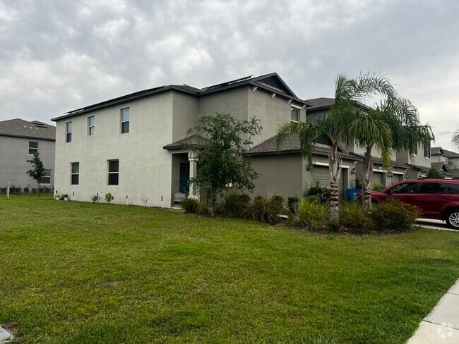 Building Photo - 718 Royal Empress Dr Rental
