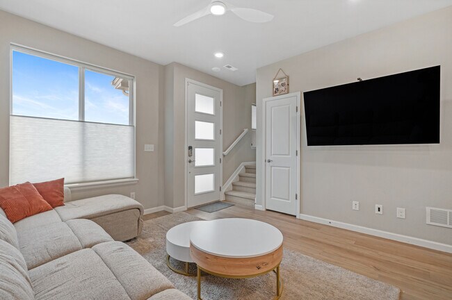 Photo - 1837 S Poplar Ct