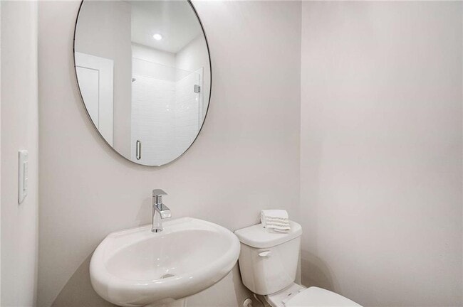 Photo - 1293 Longreen Ter NW Unit 4