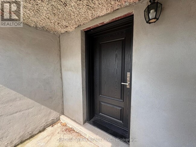 Photo - 32 Harrow Dr