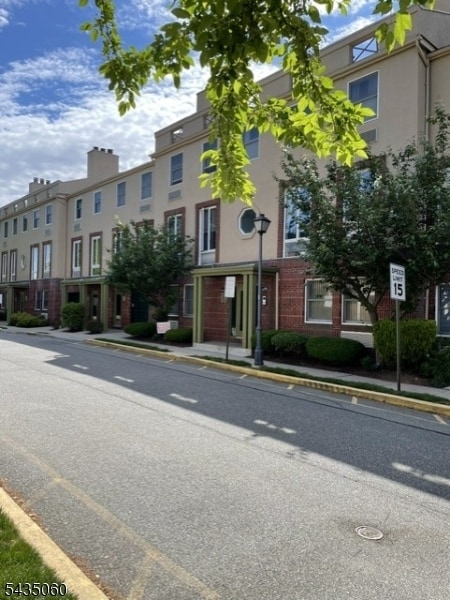 Photo - 50 Pine St