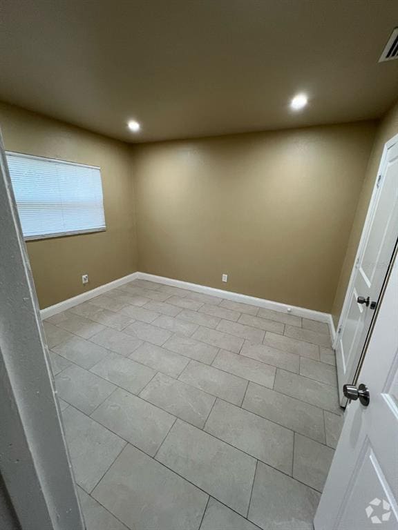 Building Photo - 10106 N 10th St Rental