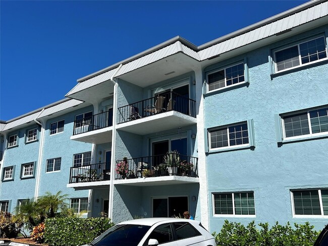 Photo - 3004 NE 5th Terrace Unit 201C