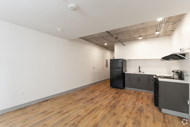 Studio, 1BA - 391SF