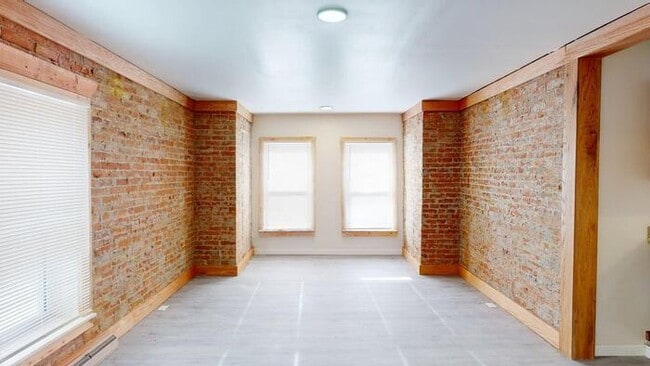 Building Photo - 507 8th Ave SW