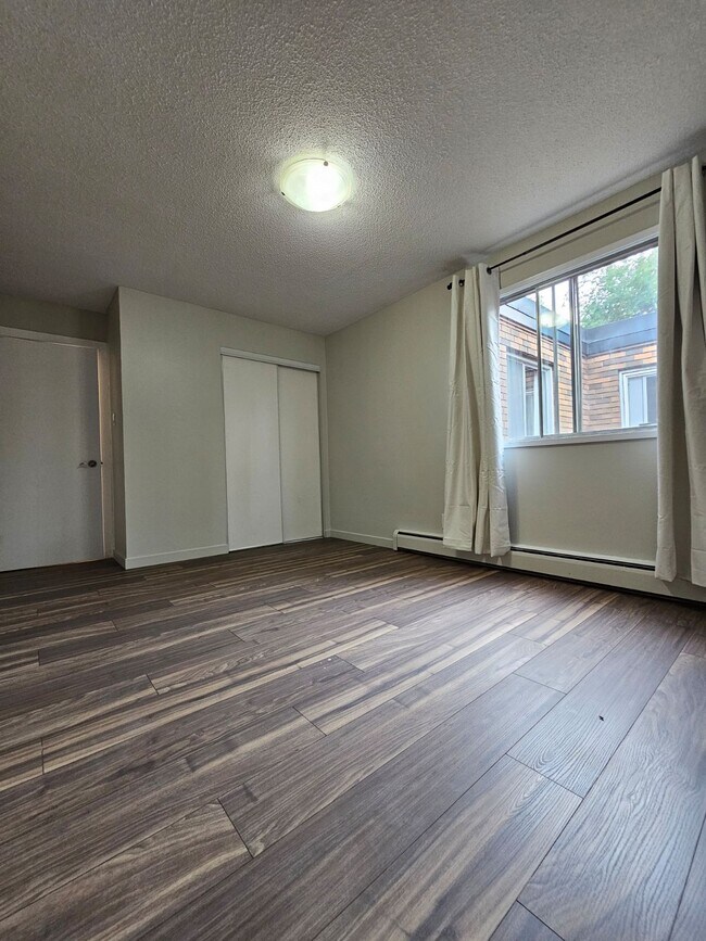 Photo - 12403 Lansdowne Dr NW