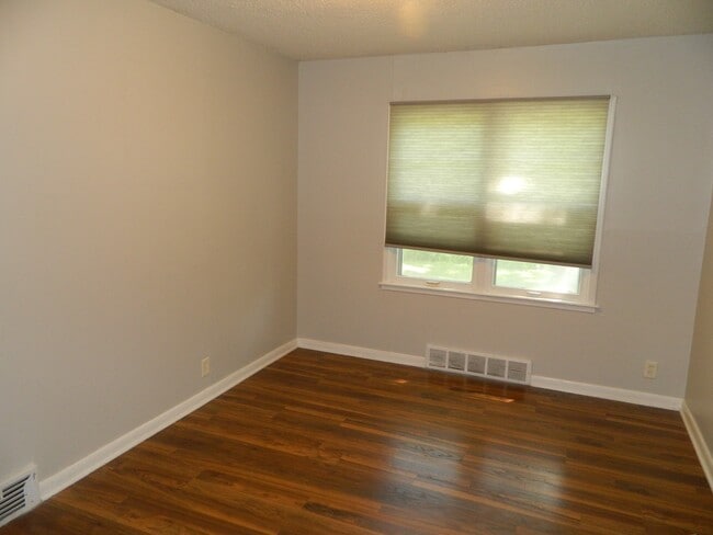 Photo - 1145 65th St