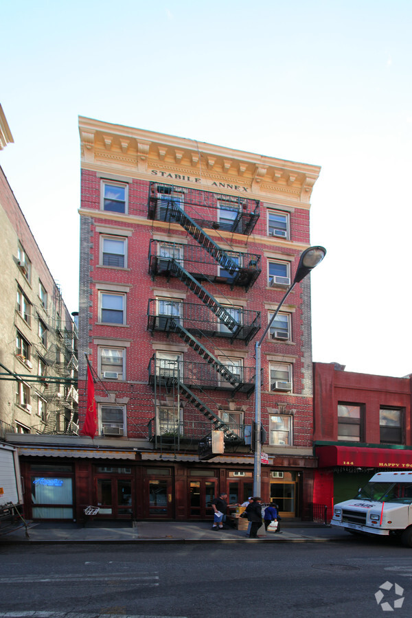 146 Mulberry Street - 146 Mulberry Street Apartments