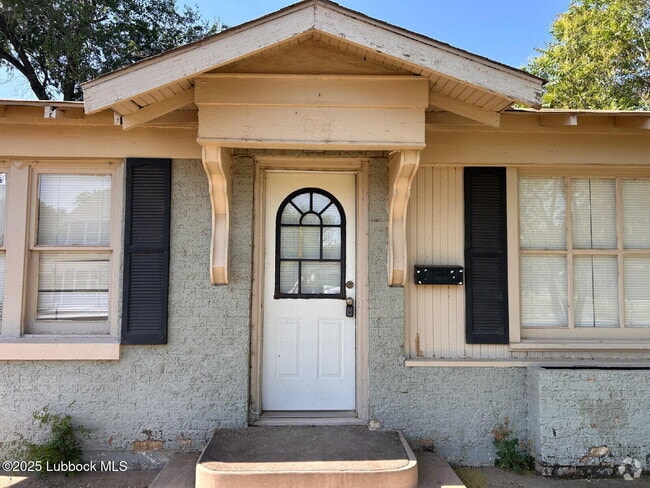 Building Photo - 1921 27th St Rental