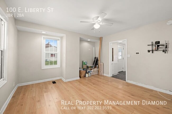 Photo - 100 E Liberty St
