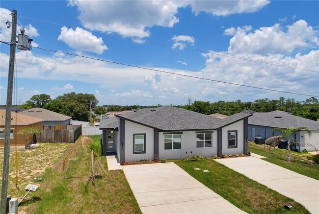 Building Photo - 806 Colville Dr