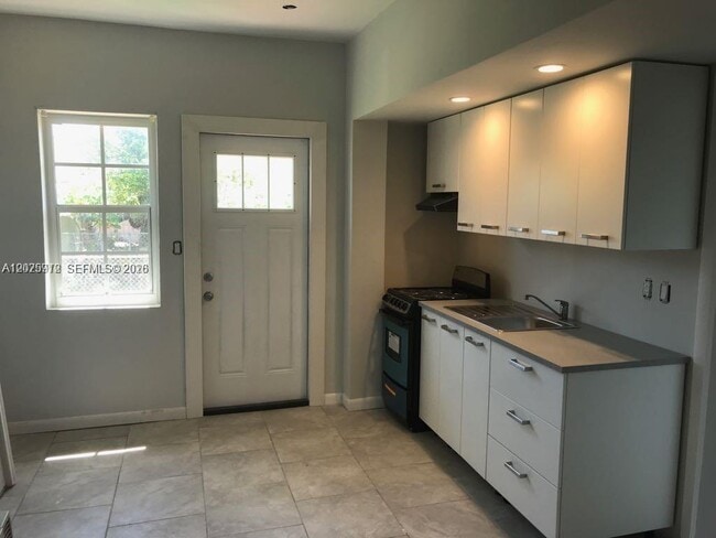 Photo - 2224 SW 11th St Unit 3