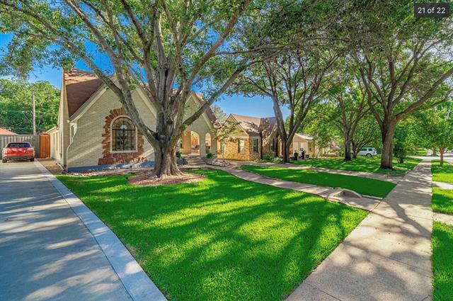 Photo - 915 Stewart Dr