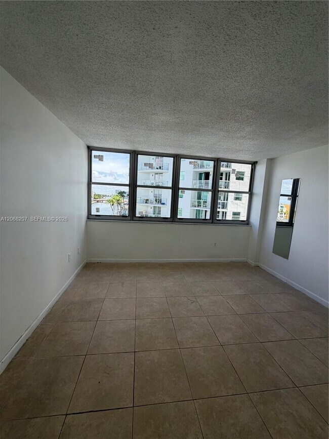 Photo - 5838 Collins Ave Unit 4A