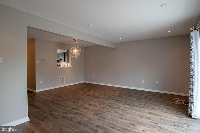 Photo - 5620 Queen Anne Ct