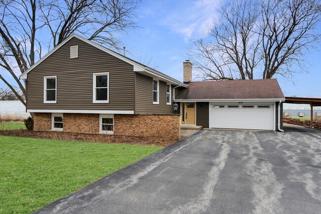 Building Photo - 1070 Center Dr