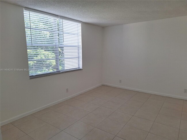 Photo - 9480 Poinciana Pl Unit 404