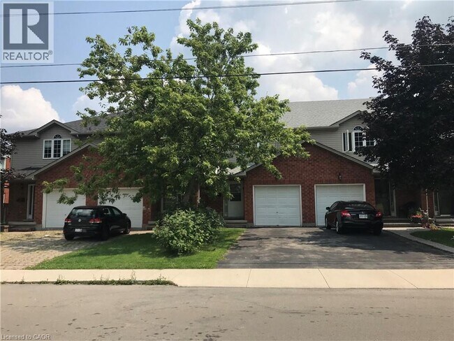 Photo - 97 Caledon Ave