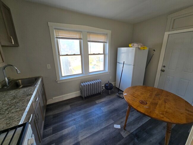 Photo - 4829 N Springfield Ave Unidad 3A