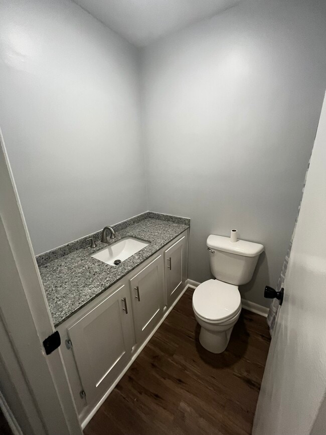 Photo - 4802 Easy St