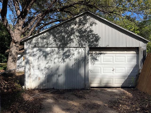 Photo - 2420 Oakwood Terrace